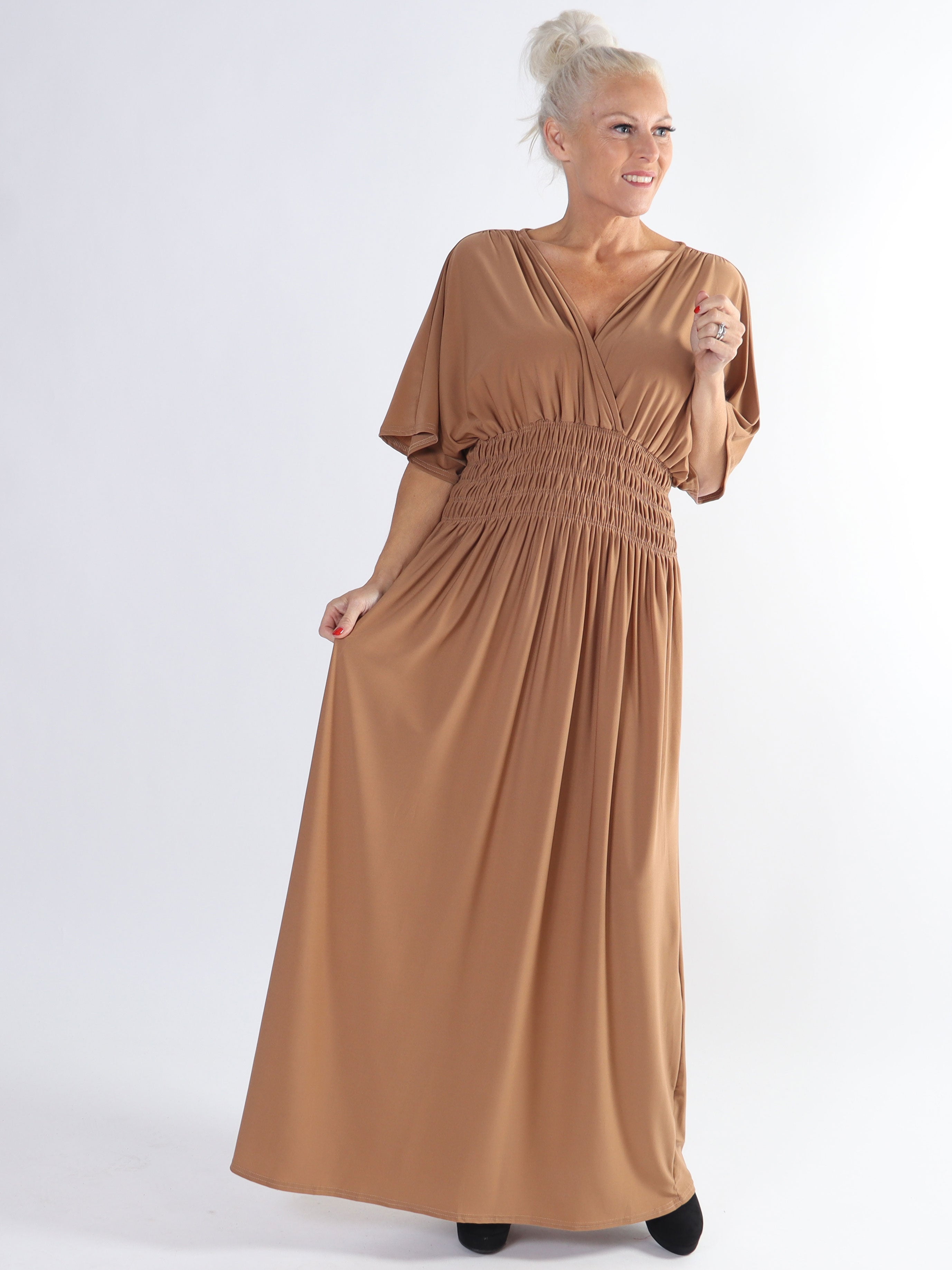 Pams Plain - Elastisk plus size kjole med smock
